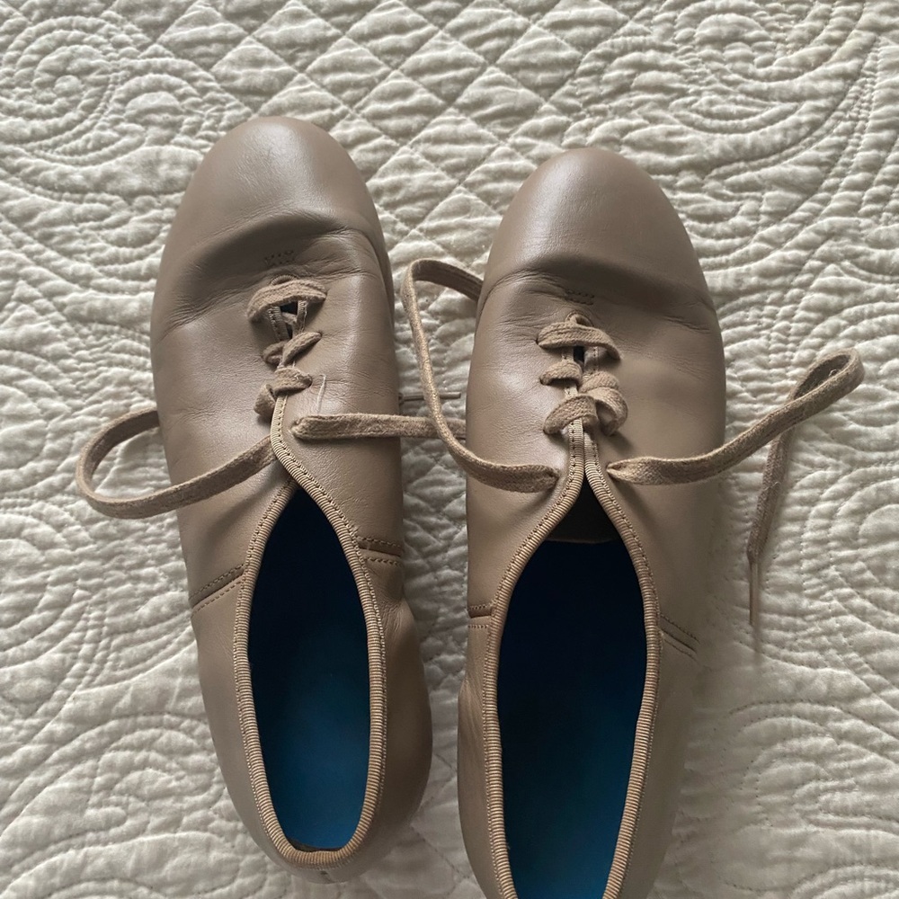 Capezio Women's Size 4.5 Tan CG06 split sole tap shoes